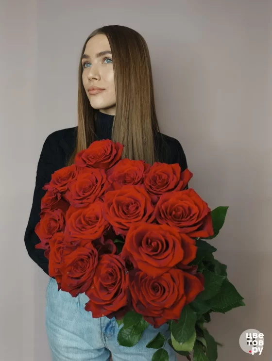 15 красных роз 