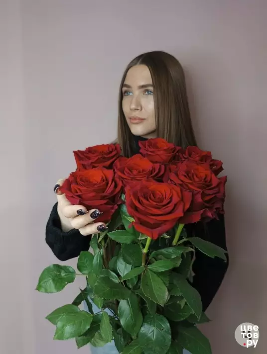 7 красных роз 